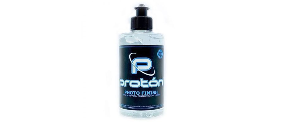 Fotografía de PHOTO FINISH PROTON 200 ML en Viking Tattoo Shop, suministros premium para artistas del tatuaje.