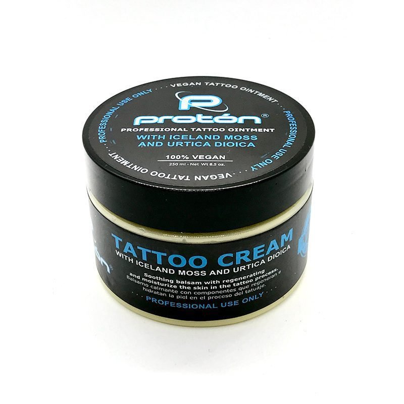 Fotografía de Proton Tattoo Cream - Made by Nature en Viking Tattoo Shop, suministros premium para artistas del tatuaje.